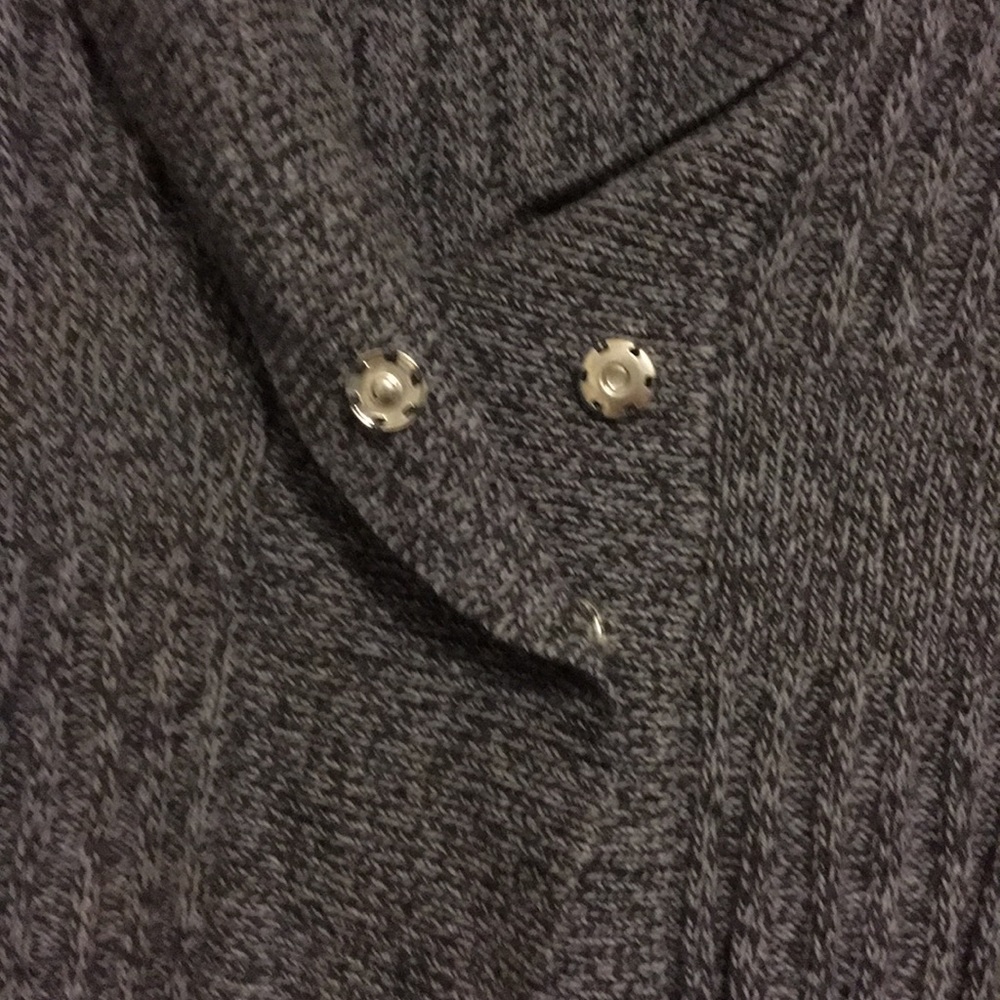Maurice’s Gray short sleeved sweater - Picture 2 of 5